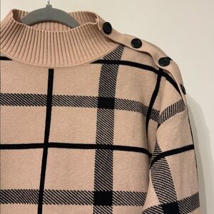 Tahari Women’s Turtleneck Sweater - Beige and Black Plaid